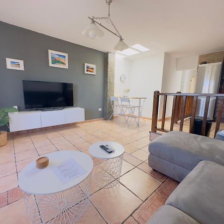 Apartamento Niar Apartment ปลายาออนดา ภายนอก รูปภาพ